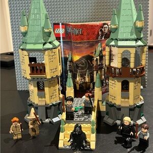 LEGO Harry Potter Deathly Hollows 4867 Hogwarts - Retired
